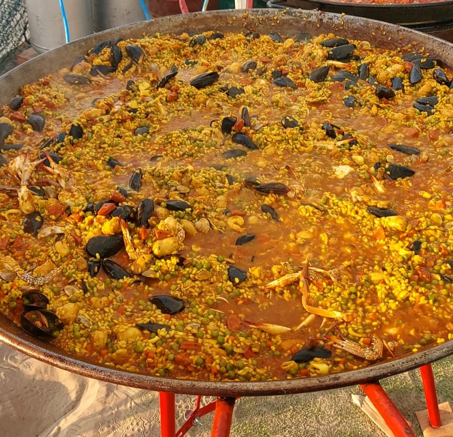 padellone paella in spiaggia